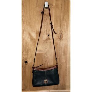 Dooney & Bourke Green Pebble Grain Crossbody Pouch EUC